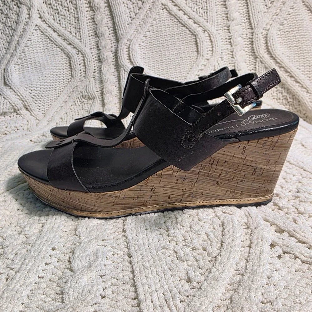 Donald J Pliner Platform Wedge Sandals Brown Leather T-Strap Women 9.5 Excellent